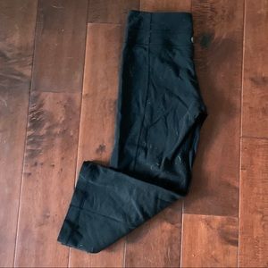 LULULEMON | cropped workout Capri | SMALL